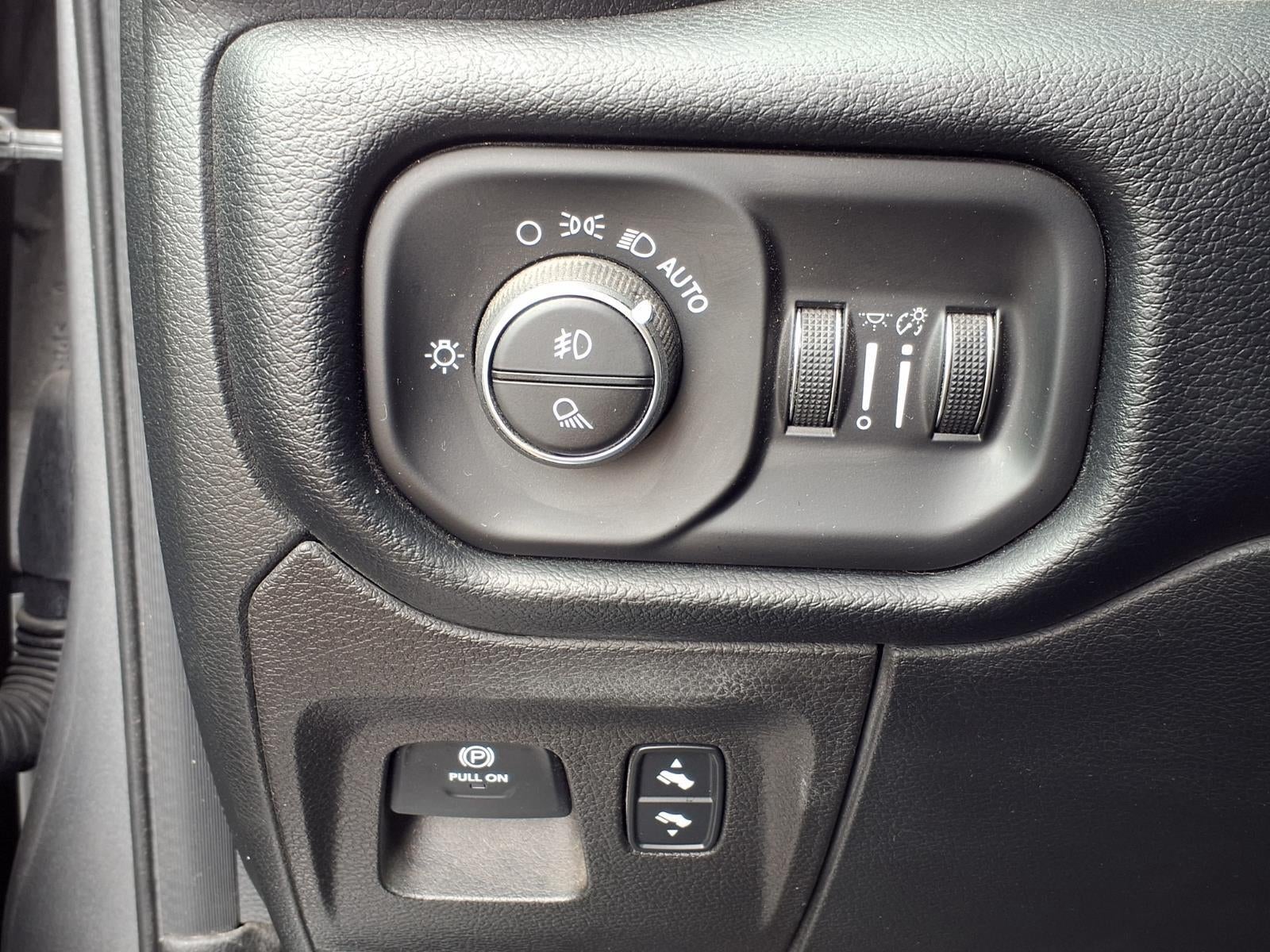 2021 RAM 1500 Laramie Crew Cab 4x4 5'7" Box