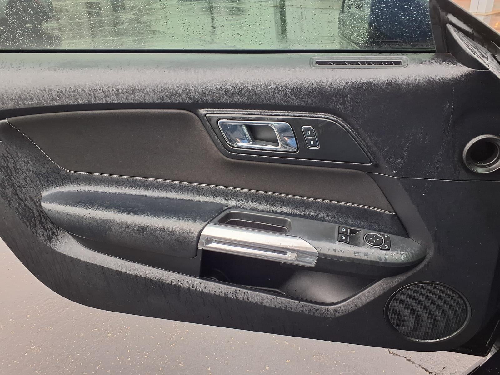 2016 Ford Mustang V6