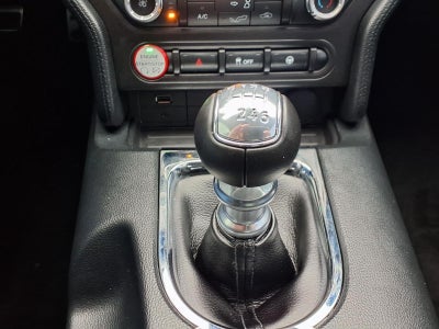 2016 Ford Mustang V6