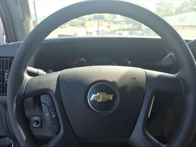 2025 Chevrolet Express Passenger 3500 1LT