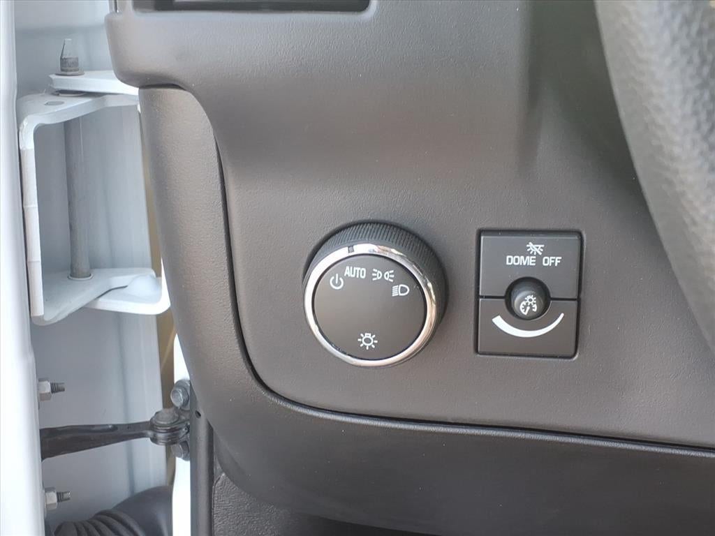 2025 Chevrolet Express Passenger 3500 1LT