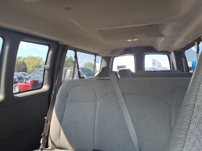 2025 Chevrolet Express Passenger 3500 1LT