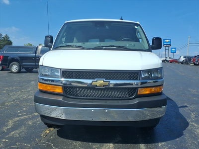 2025 Chevrolet Express Passenger 3500 1LT