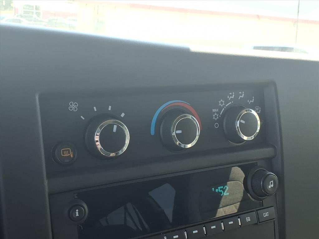 2025 Chevrolet Express Passenger 3500 1LT