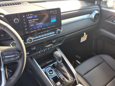 2025 Chevrolet Colorado WT/LT