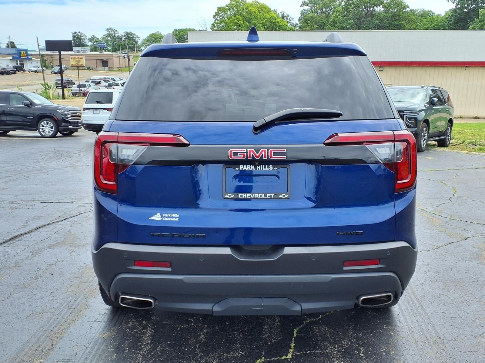 2023 GMC Acadia SLT