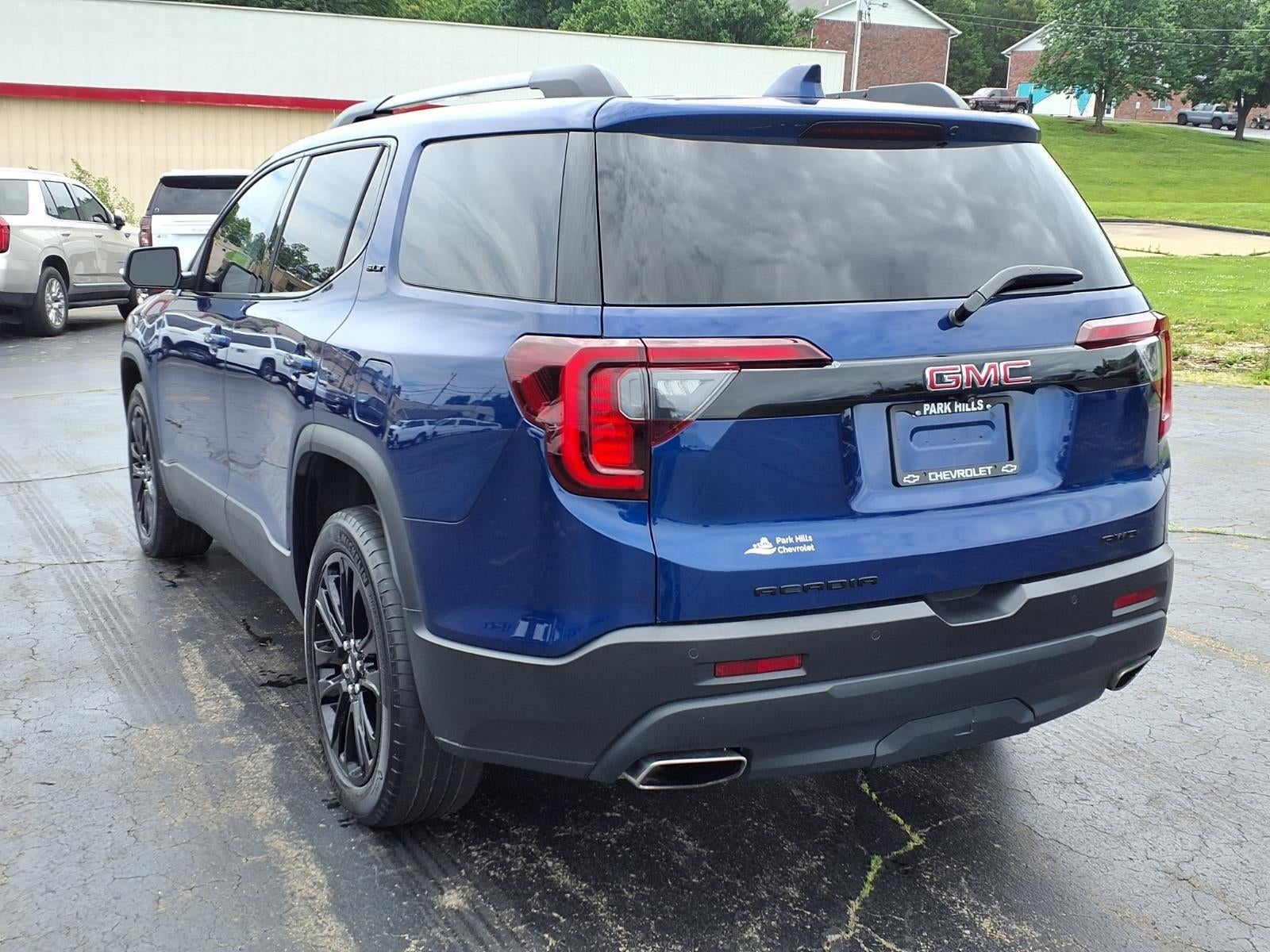 2023 GMC Acadia SLT