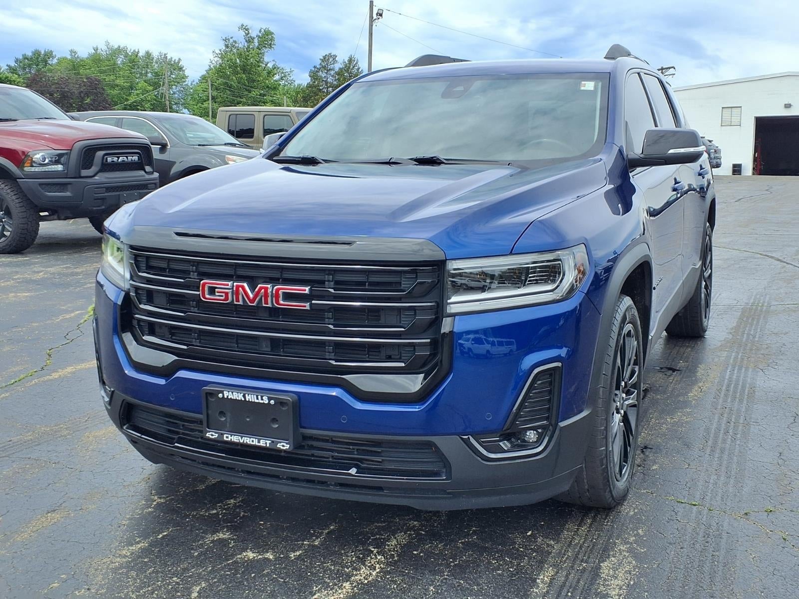 2023 GMC Acadia SLT