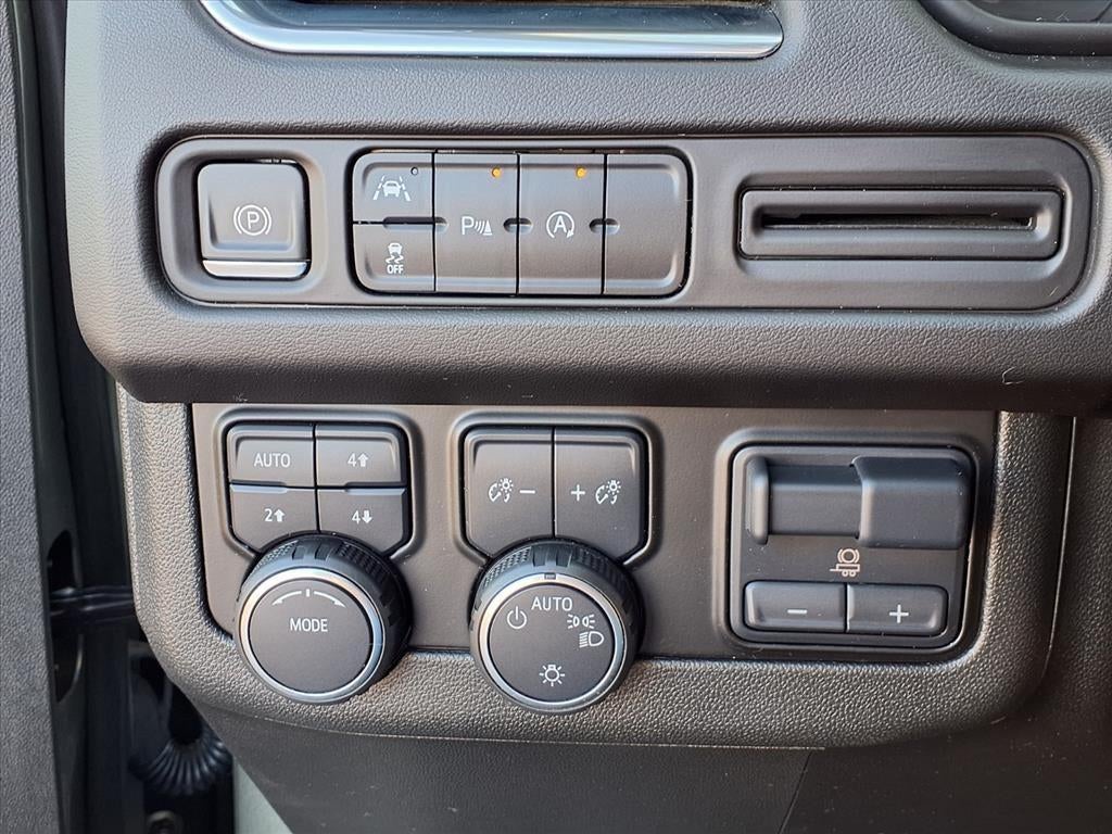 2023 Chevrolet Suburban LS