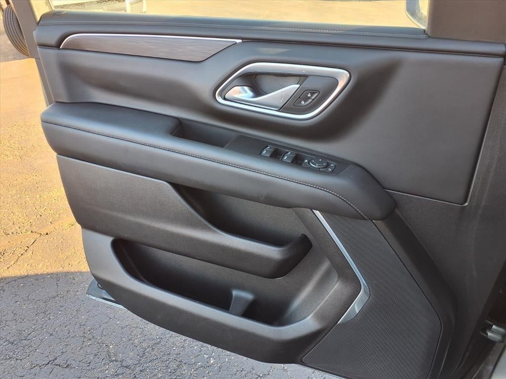 2023 Chevrolet Suburban LS