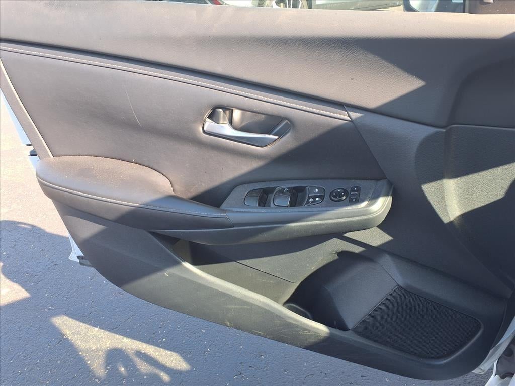 2022 Nissan Sentra SV Xtronic CVT