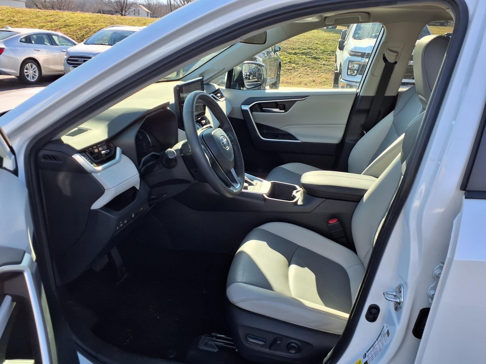 2023 Toyota RAV4 Hybrid XLE Premium