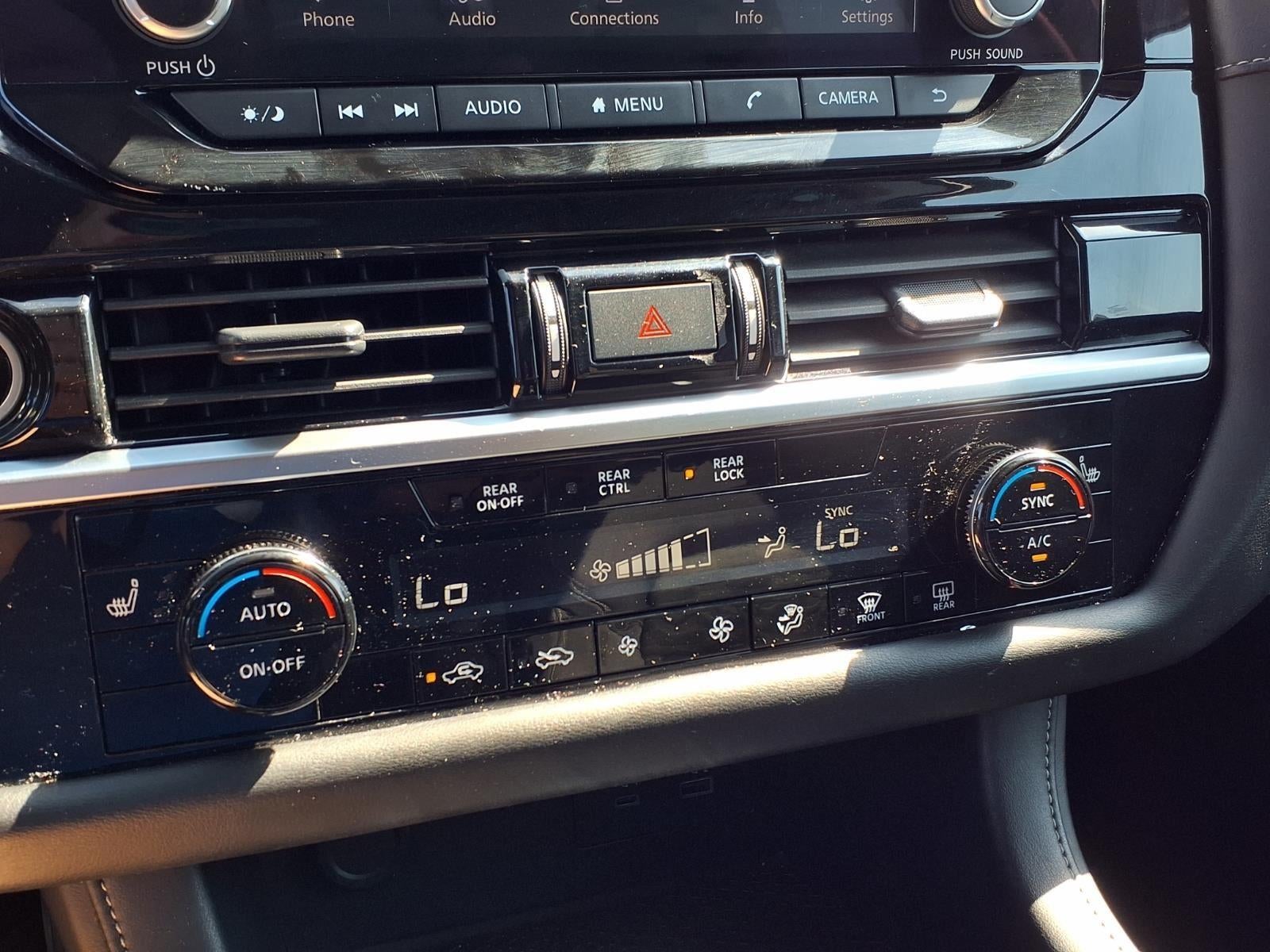 2024 Nissan Pathfinder SV