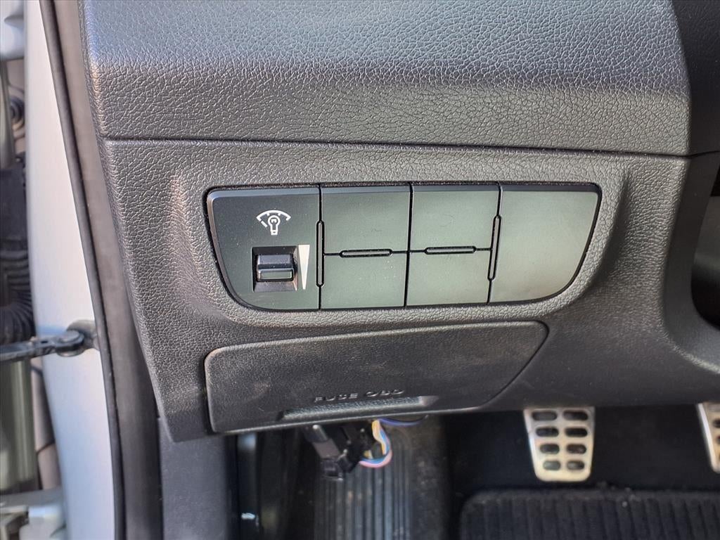 2012 Hyundai Veloster Base w/Black