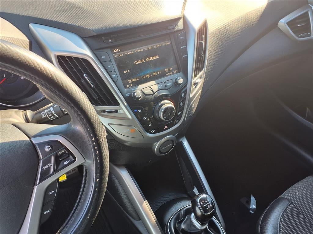2012 Hyundai Veloster Base w/Black